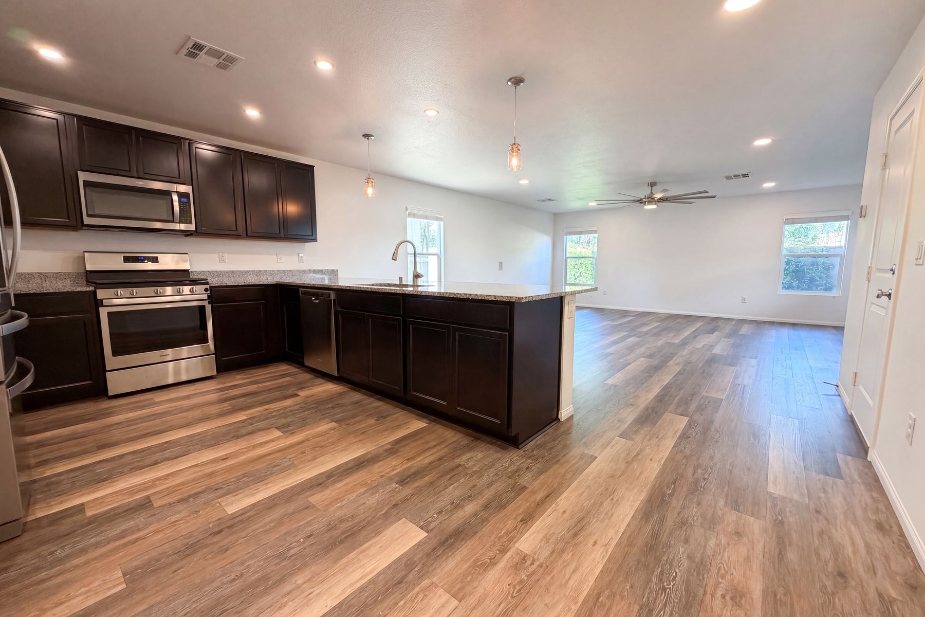 Photo 2 of 26 of 6603 Angelina St, Las Vegas, NV