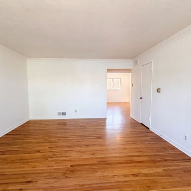 Property photo 3 of 700 Dakota St SE