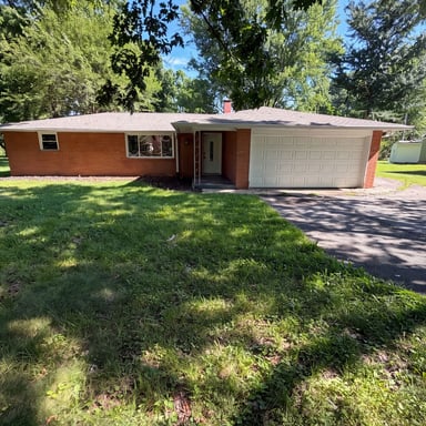 Property photo 1 of 2434 W 67th St