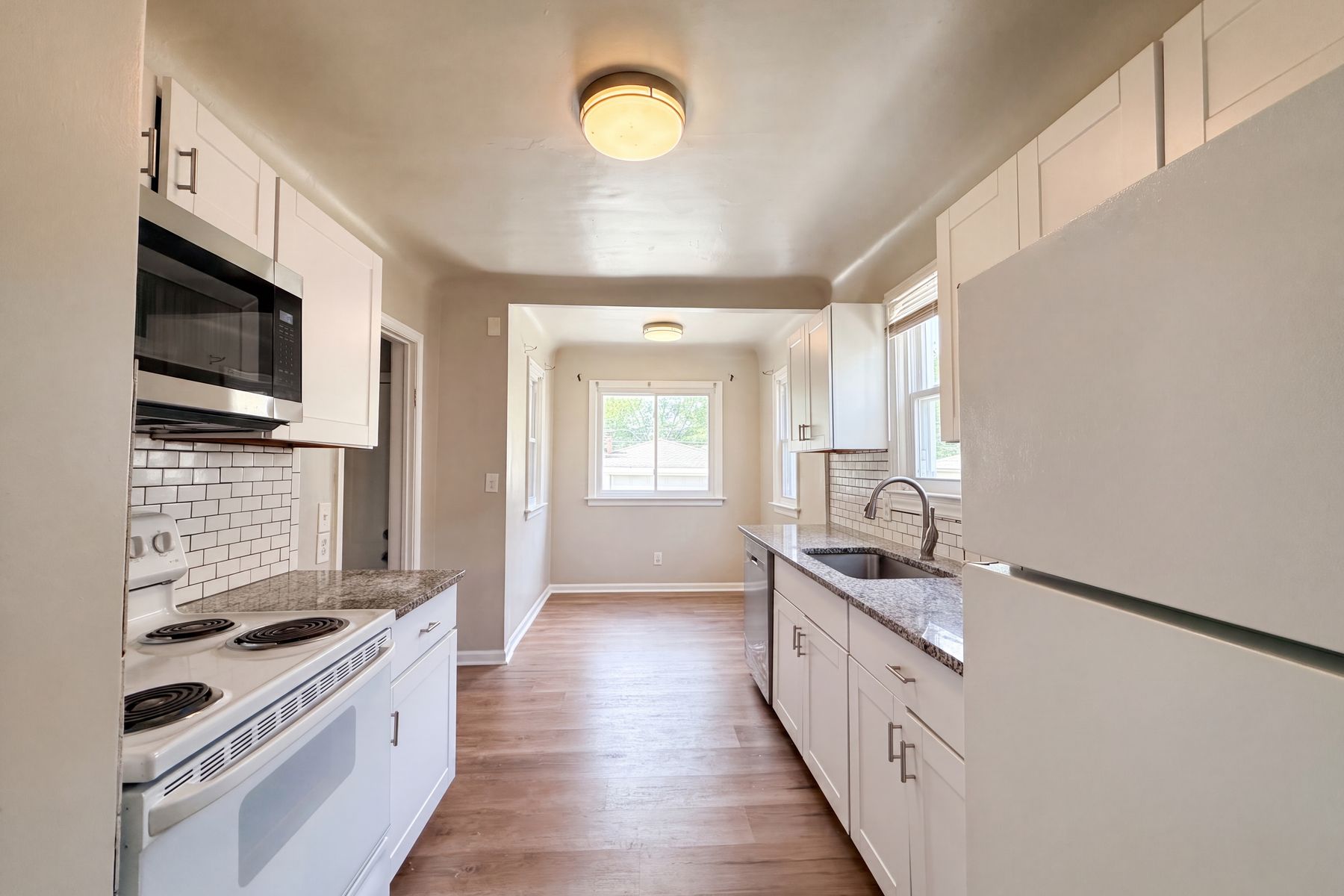 Photo 2 of 20 of 6455 Norborne Ave, Dearborn Heights, MI