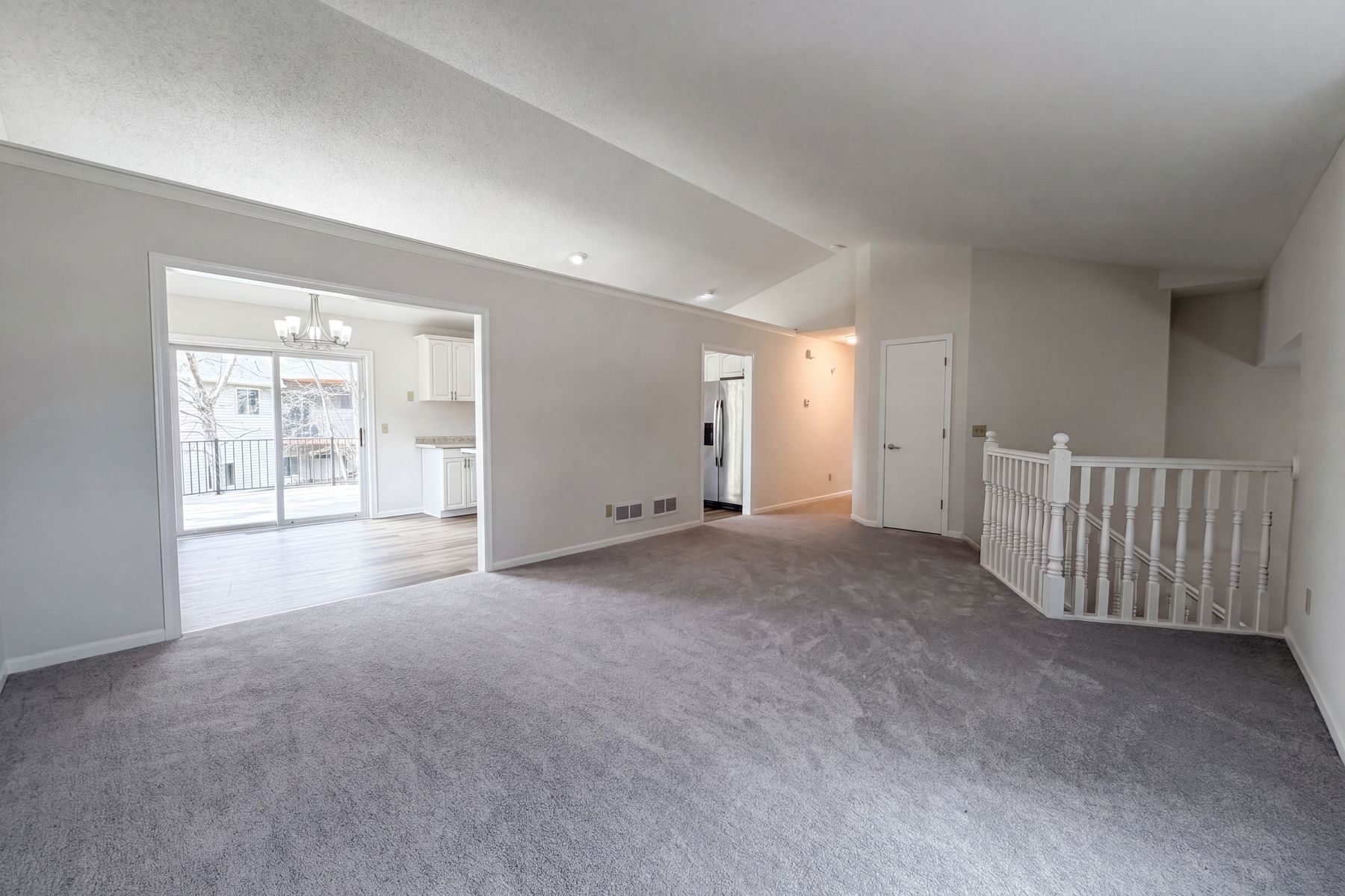 Property photo 3 of 128 Dutch Lake Trl