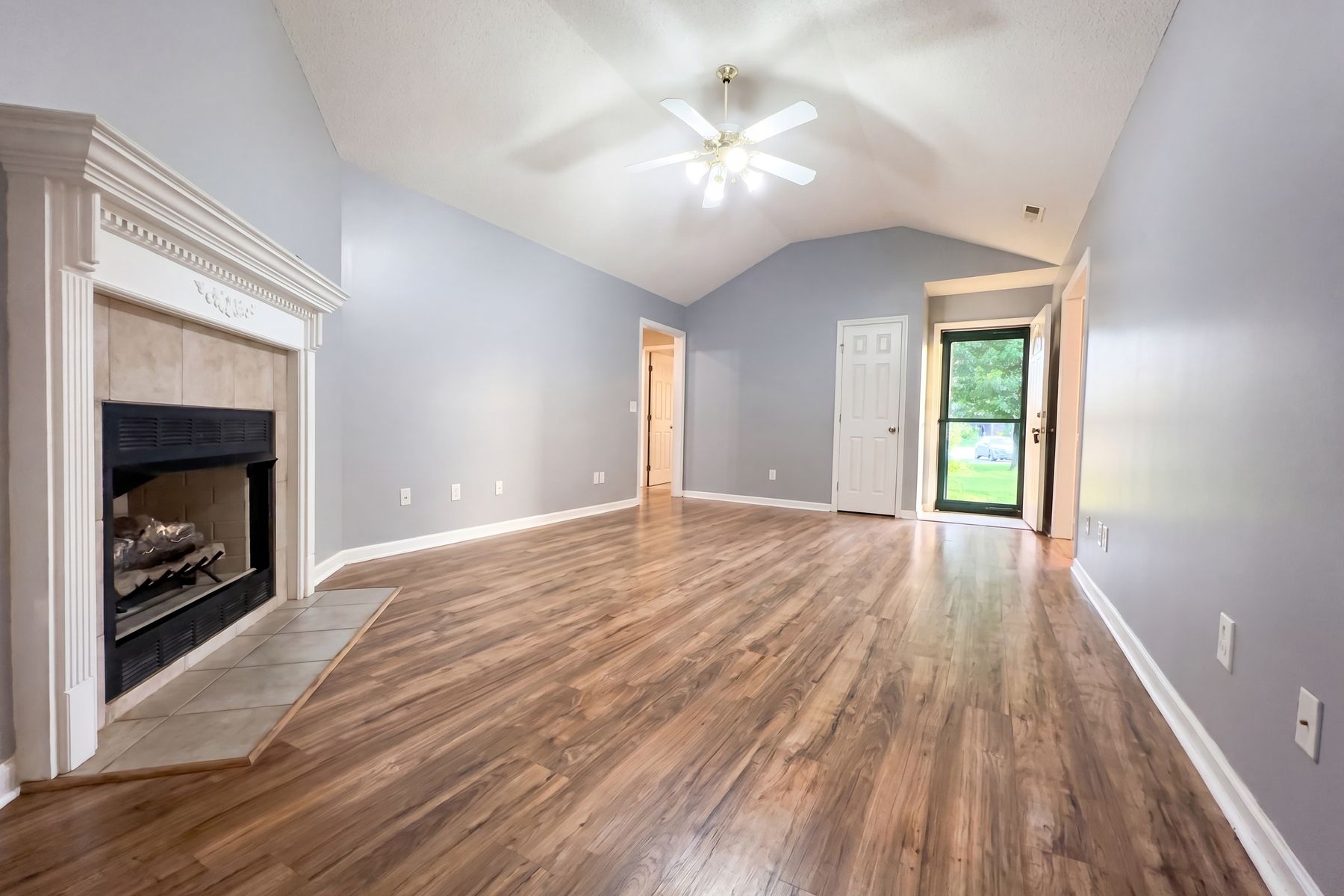 Property photo 3 of 223 Williston Dr