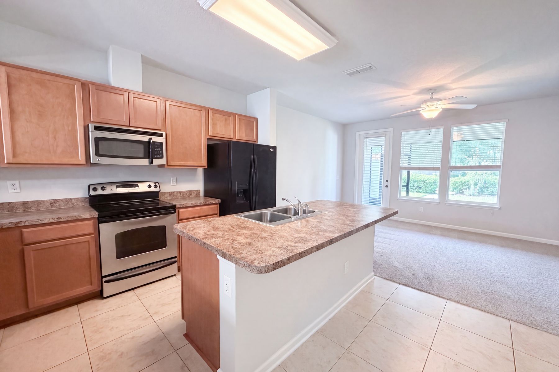 Photo 2 of 21 of 4220 Plantation Oaks Blvd, Orange Park, FL
