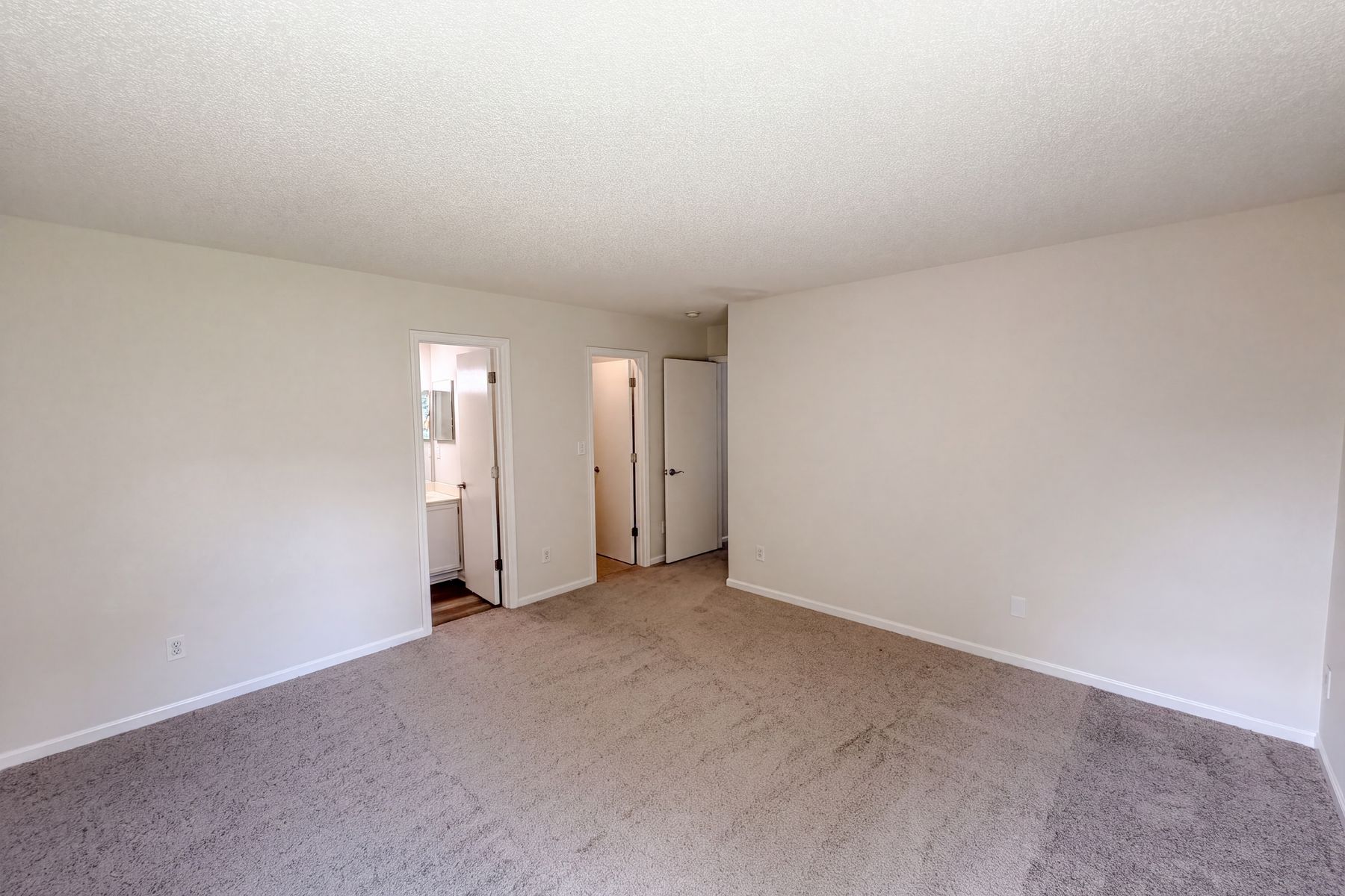 Property photo 3 of 440 First Turn Ct SW