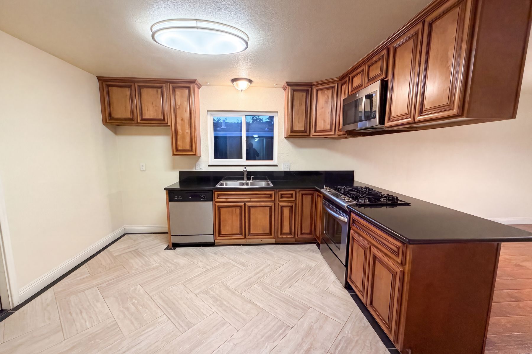 Photo 2 of 27 of 2605 Waterton Way, Sacramento, CA