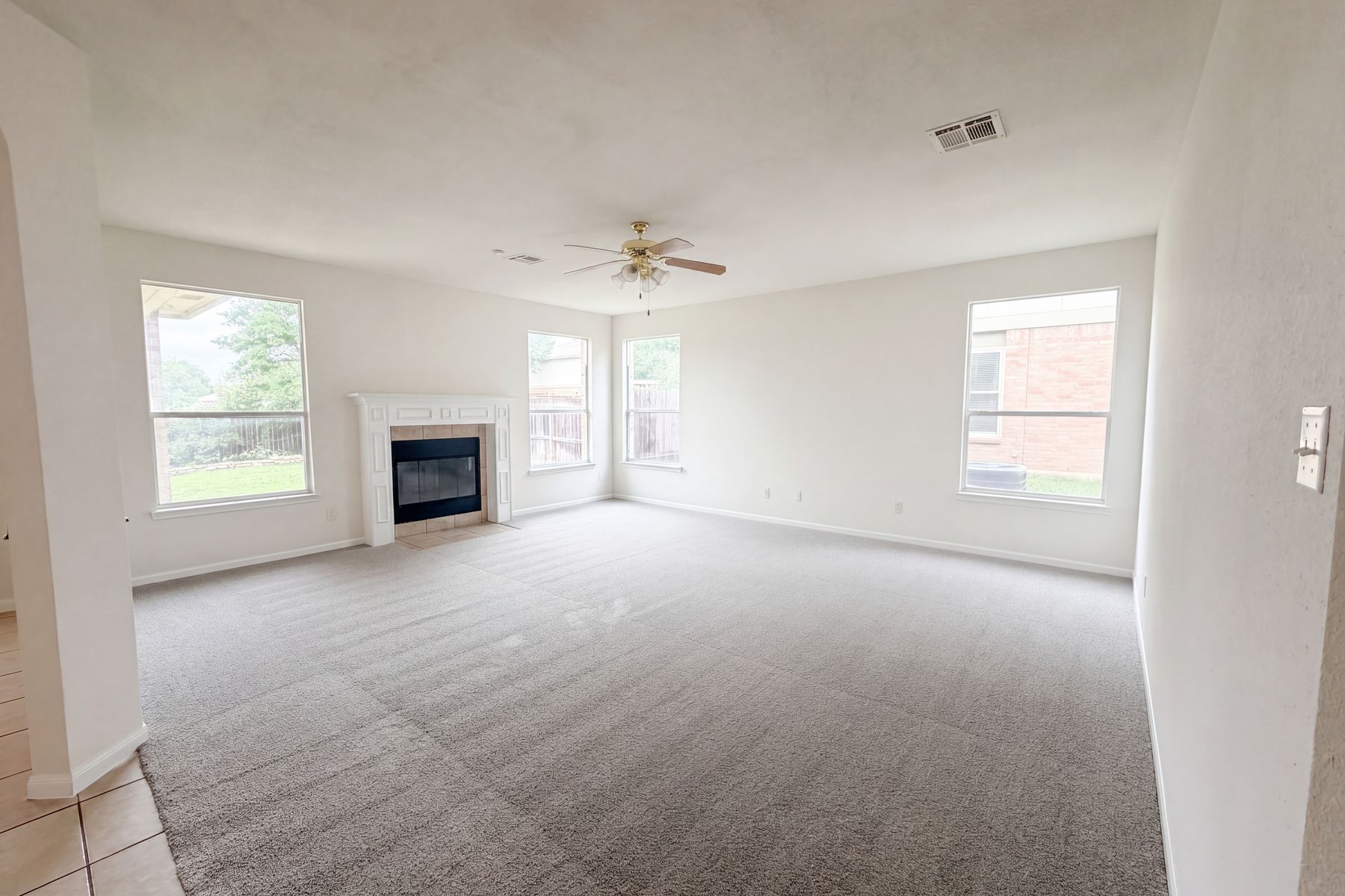 Property photo 3 of 118 W Running Wolf Trl