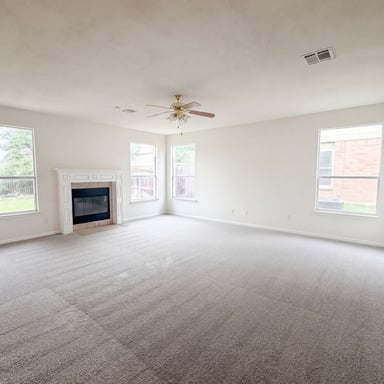 Property photo 3 of 118 W Running Wolf Trl
