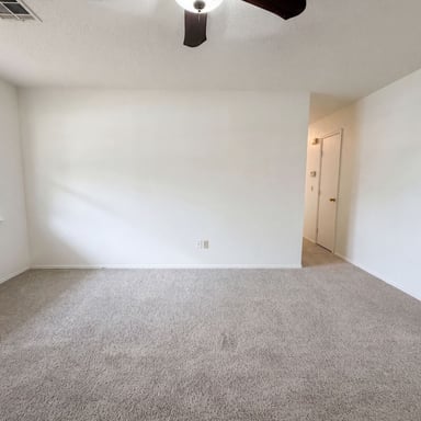 Property photo 3 of 621 S Timber Ln