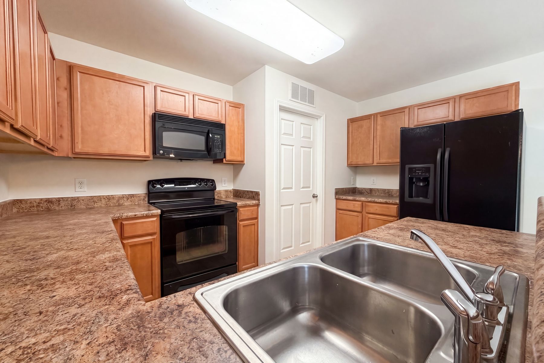 Photo 2 of 26 of 5503 Hardie Farm Dr, Greensboro, NC