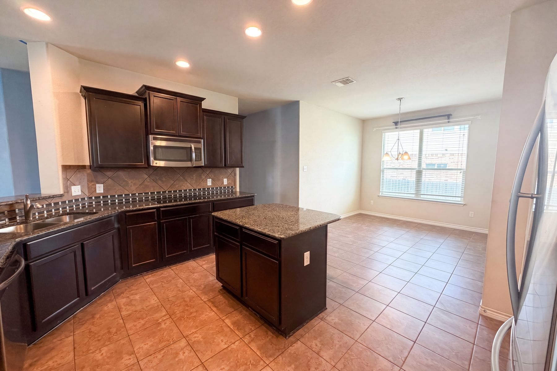 Photo 2 of 24 of 824 Tuscan Rd, Harker Heights, TX
