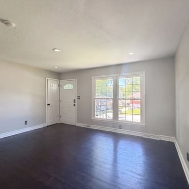 Property photo 3 of 3809 S Drumm Ave