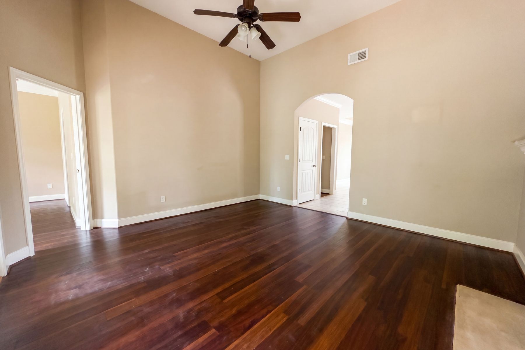 Property photo 3 of 124 Cattail Ln