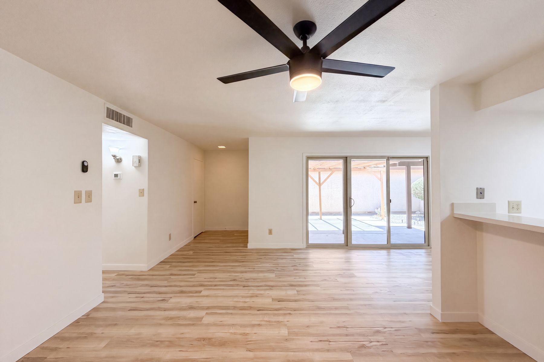 Property photo 3 of 5208 E Tamblo Dr