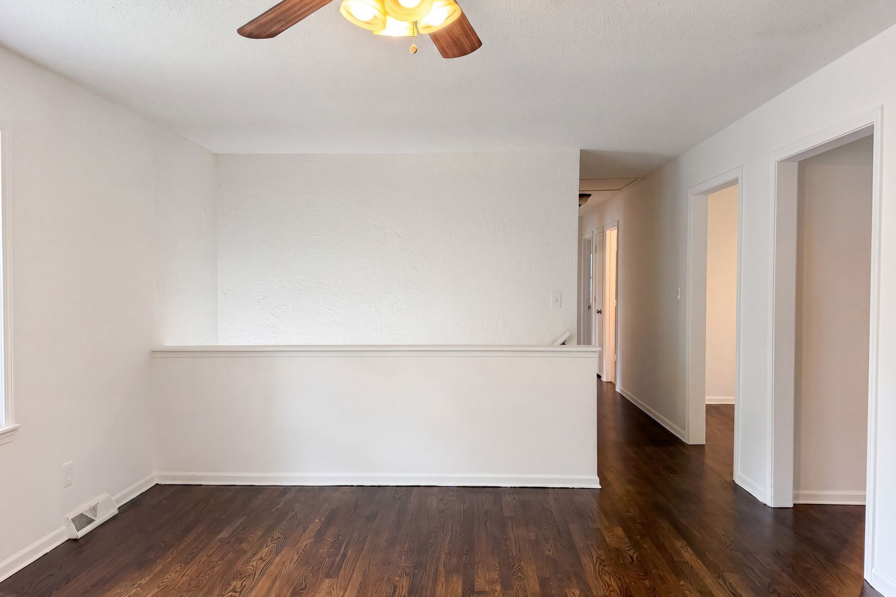 Property photo 3 of 1913 NE Grant Cir