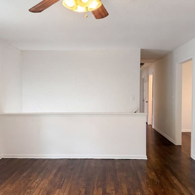Property photo 3 of 1913 NE Grant Cir