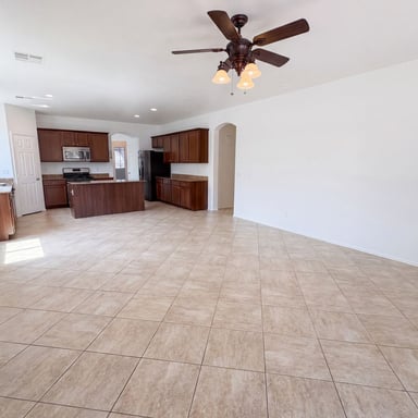 Property photo 3 of 14559 W Cortez St