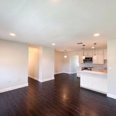 Property photo 3 of 4147 Willow South Dr