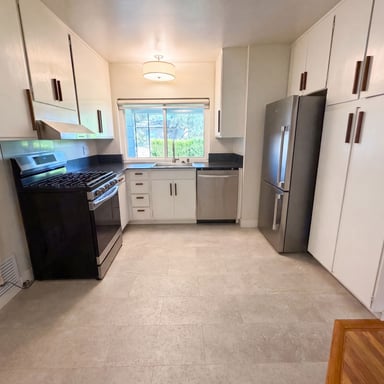 Property photo 2 of 9630 Beachwood Dr