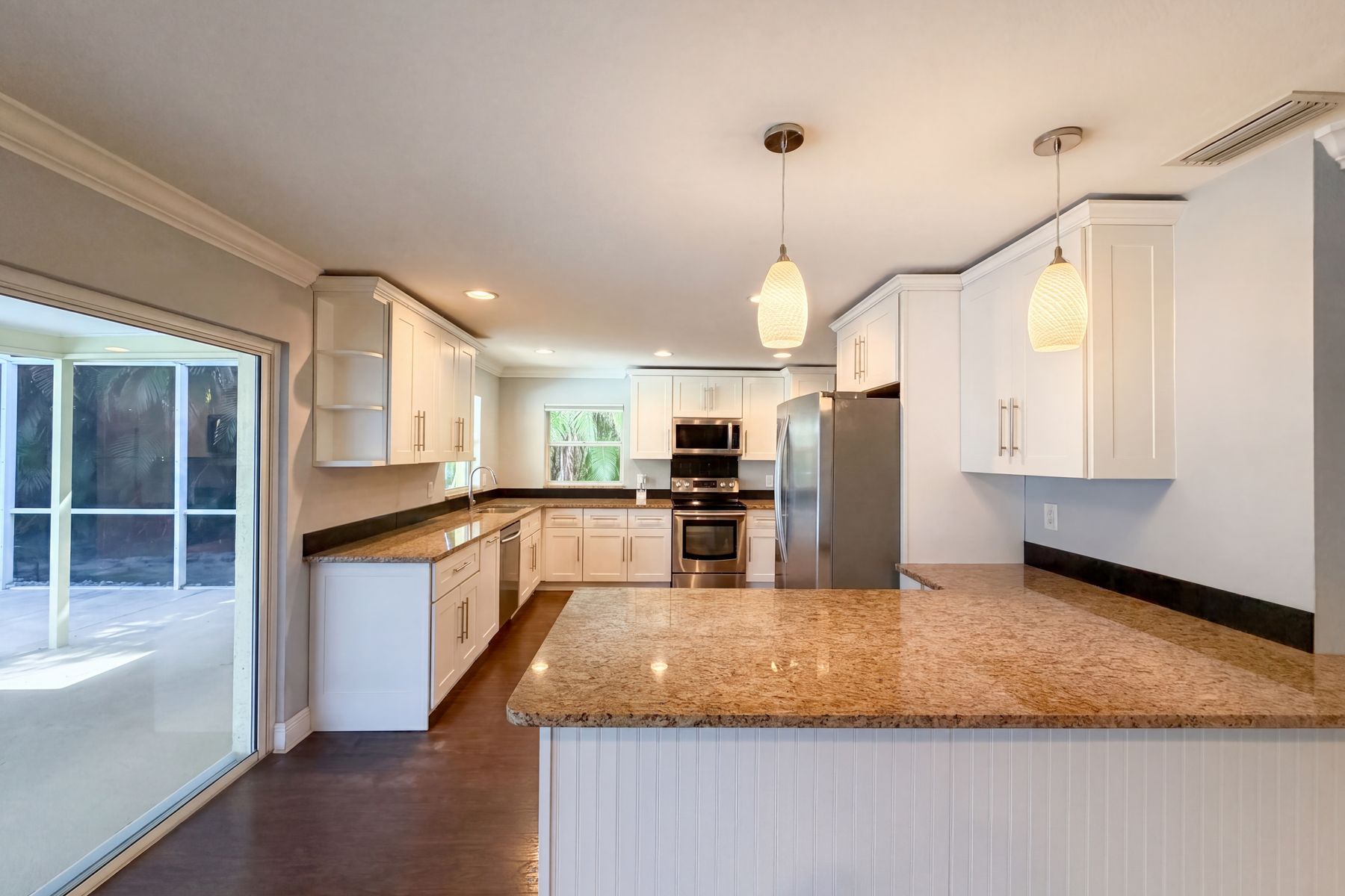 Photo 2 of 33 of 5644 Eichen Cir W, Fort Myers, FL