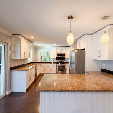 Property photo 2 of 5644 Eichen Cir W