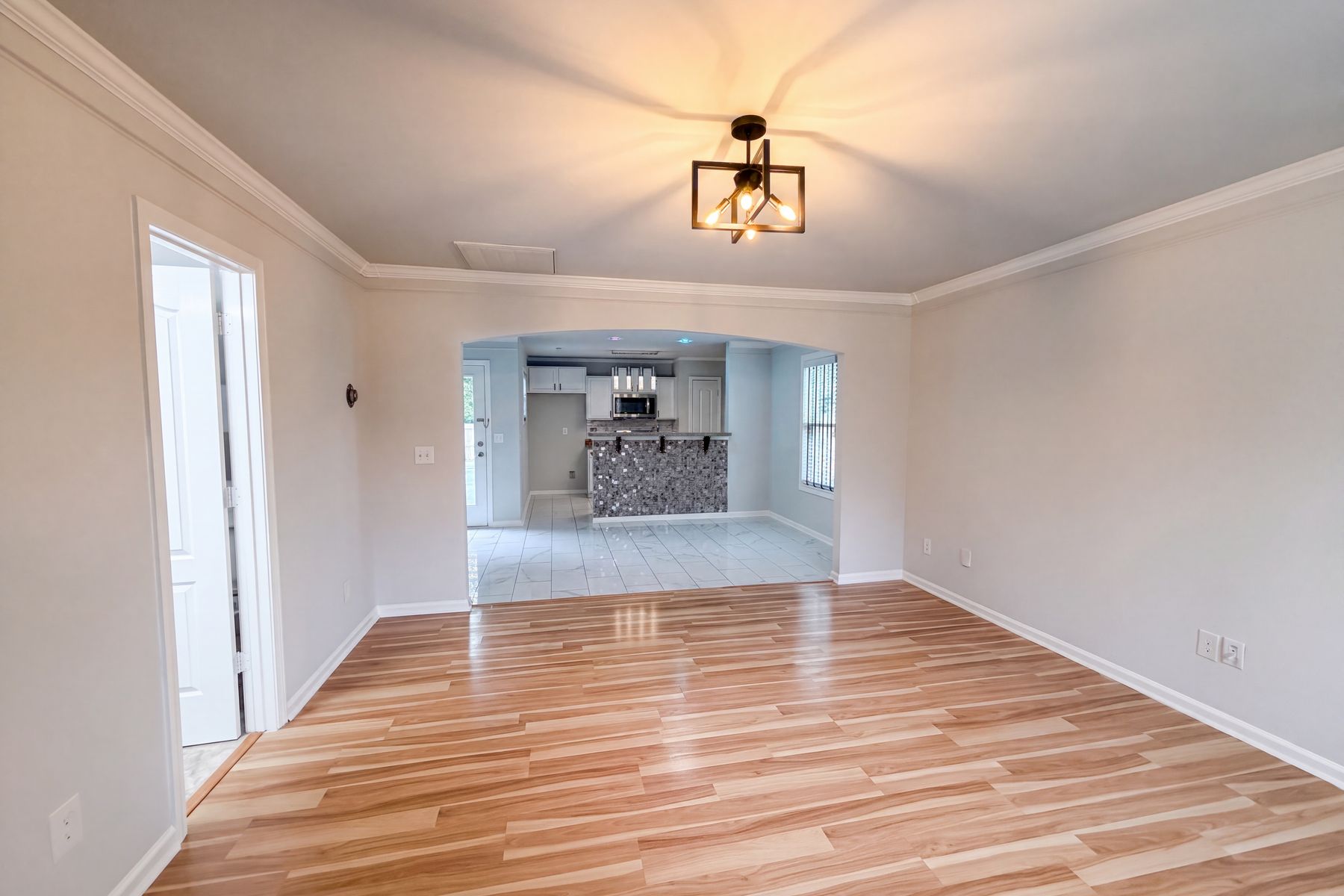 Property photo 3 of 7329 Hidden Creek Dr