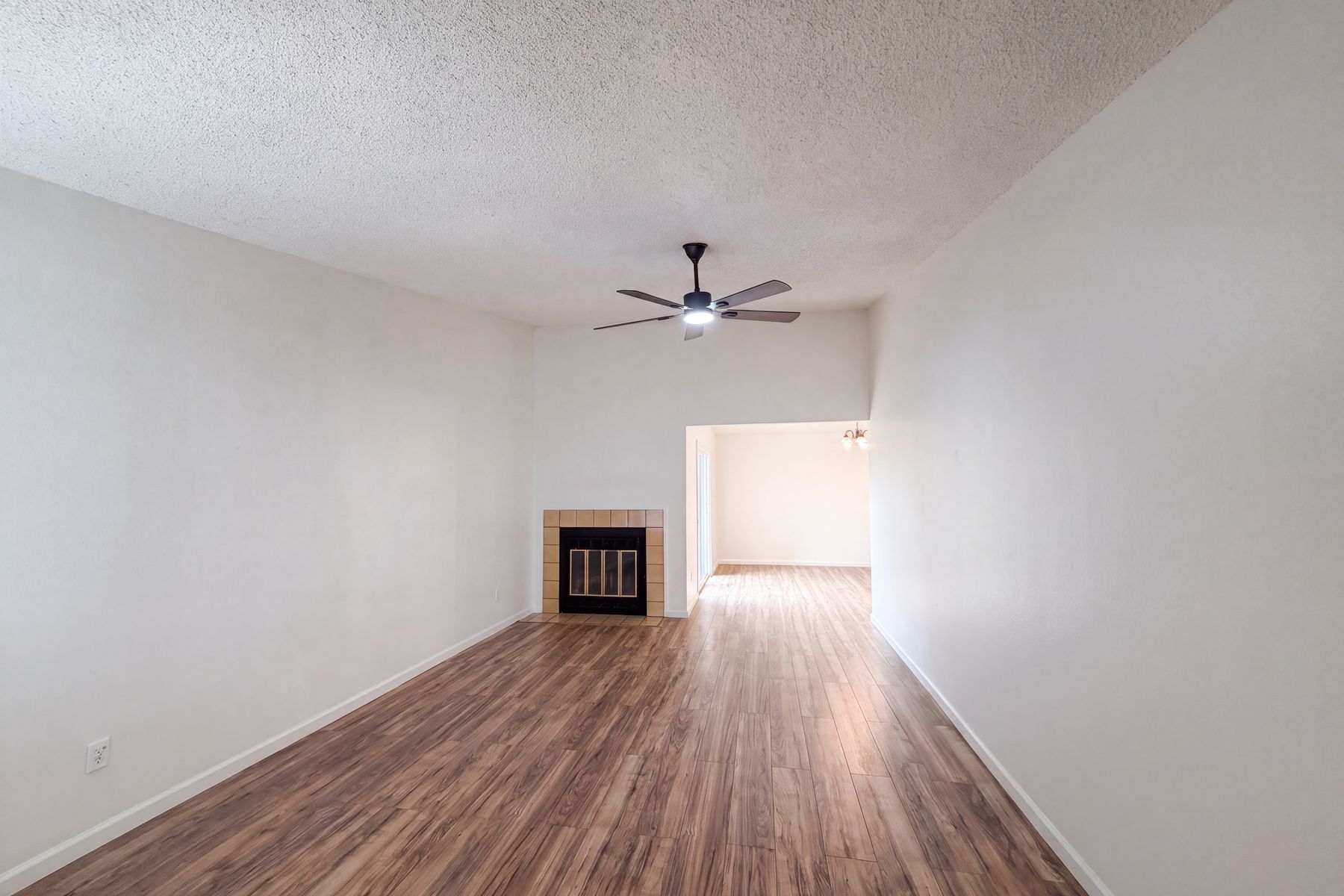 Property photo 3 of 4248 Oberon Ave