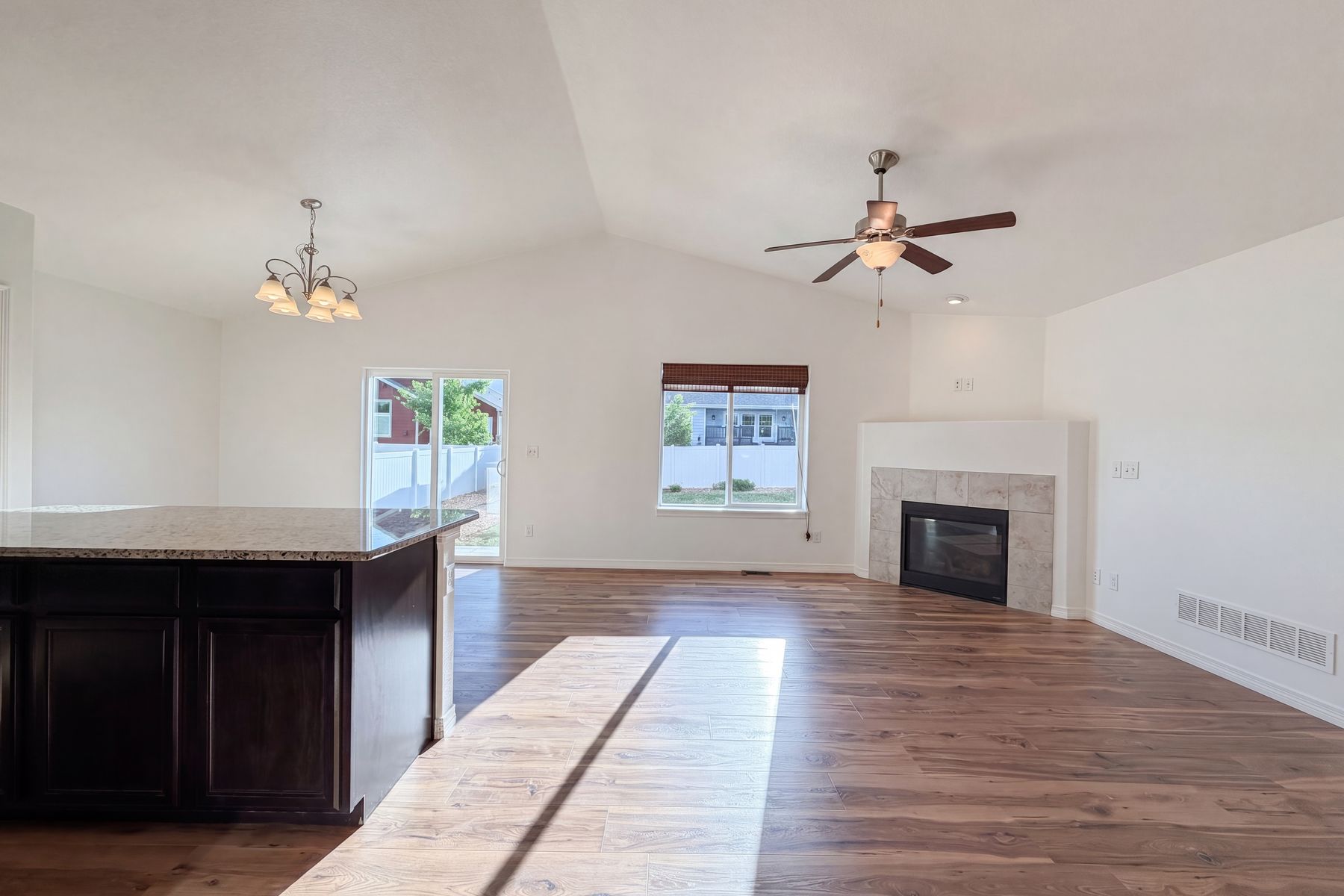 Property photo 3 of 2403 Tabor St
