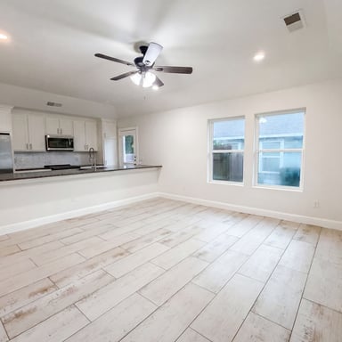 Property photo 3 of 709 W Hull St