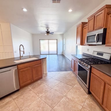 Property photo 2 of 4612 S Marron