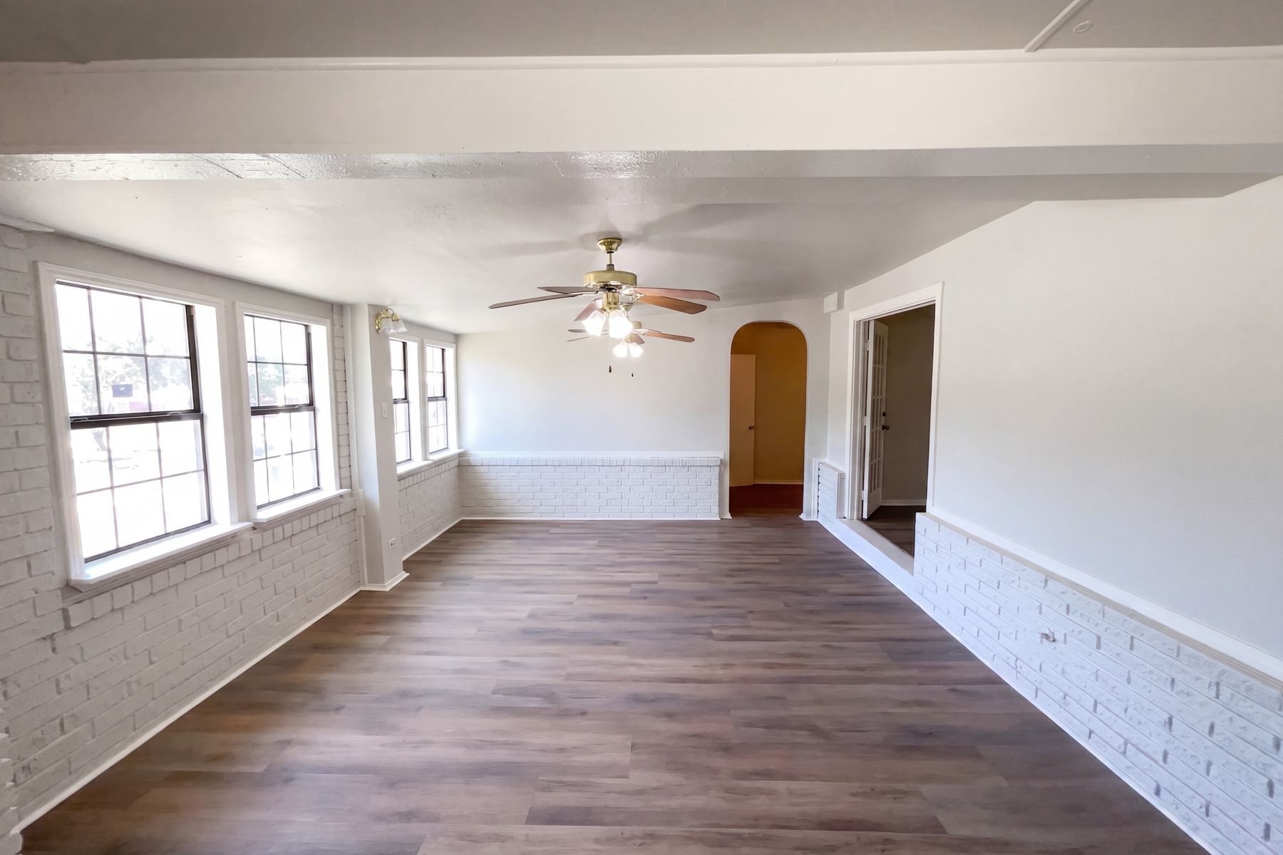 Photo 2 of 21 of 222 Colebrook Dr, San Antonio, TX
