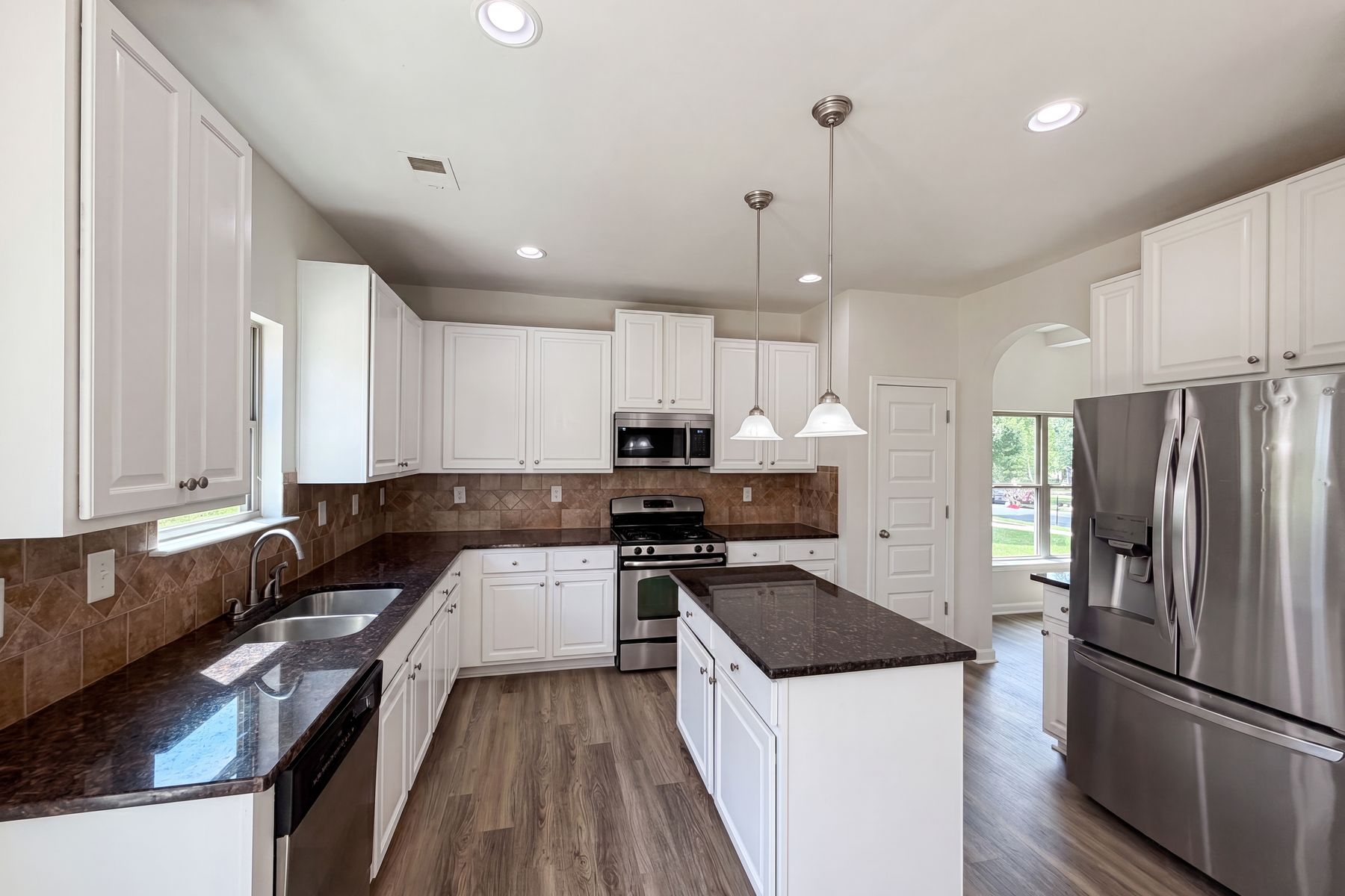 Photo 2 of 27 of 4440 Prather Son Dr, Loganville, GA
