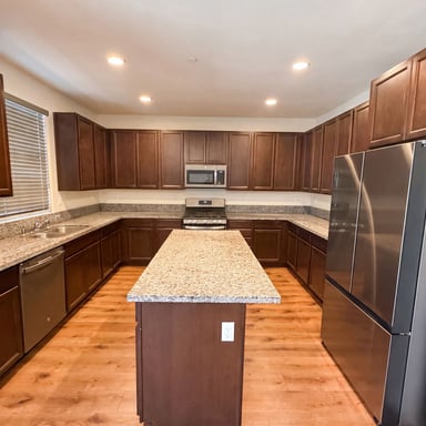 Property photo 2 of 1182 Woodbury Ln