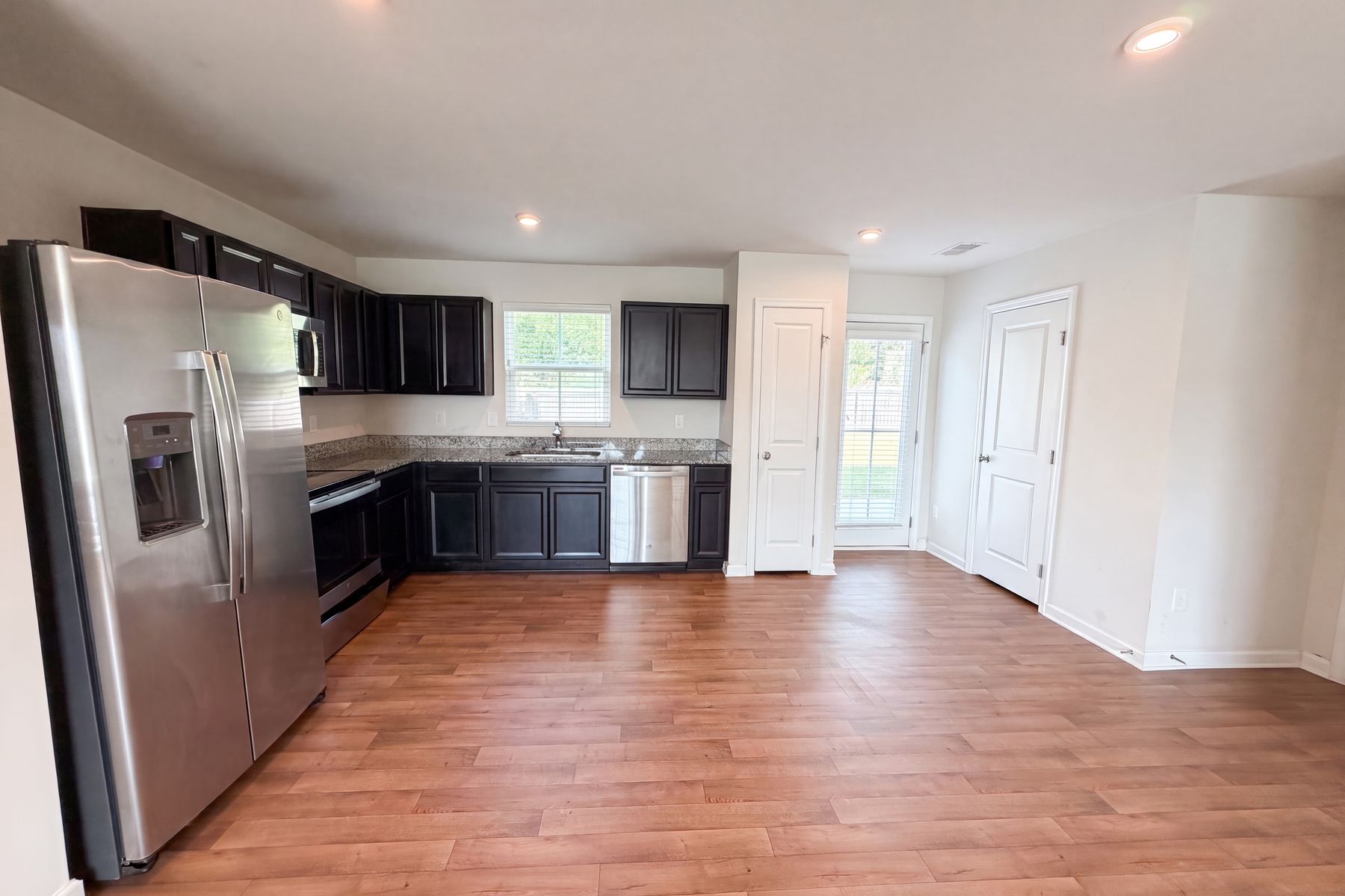 Photo 2 of 18 of 943 Sequoia Dr, Lexington, SC