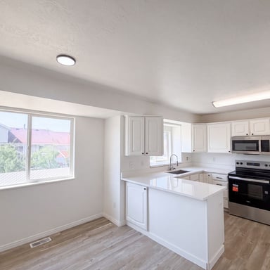 Property photo 2 of 1443 W 3605 S