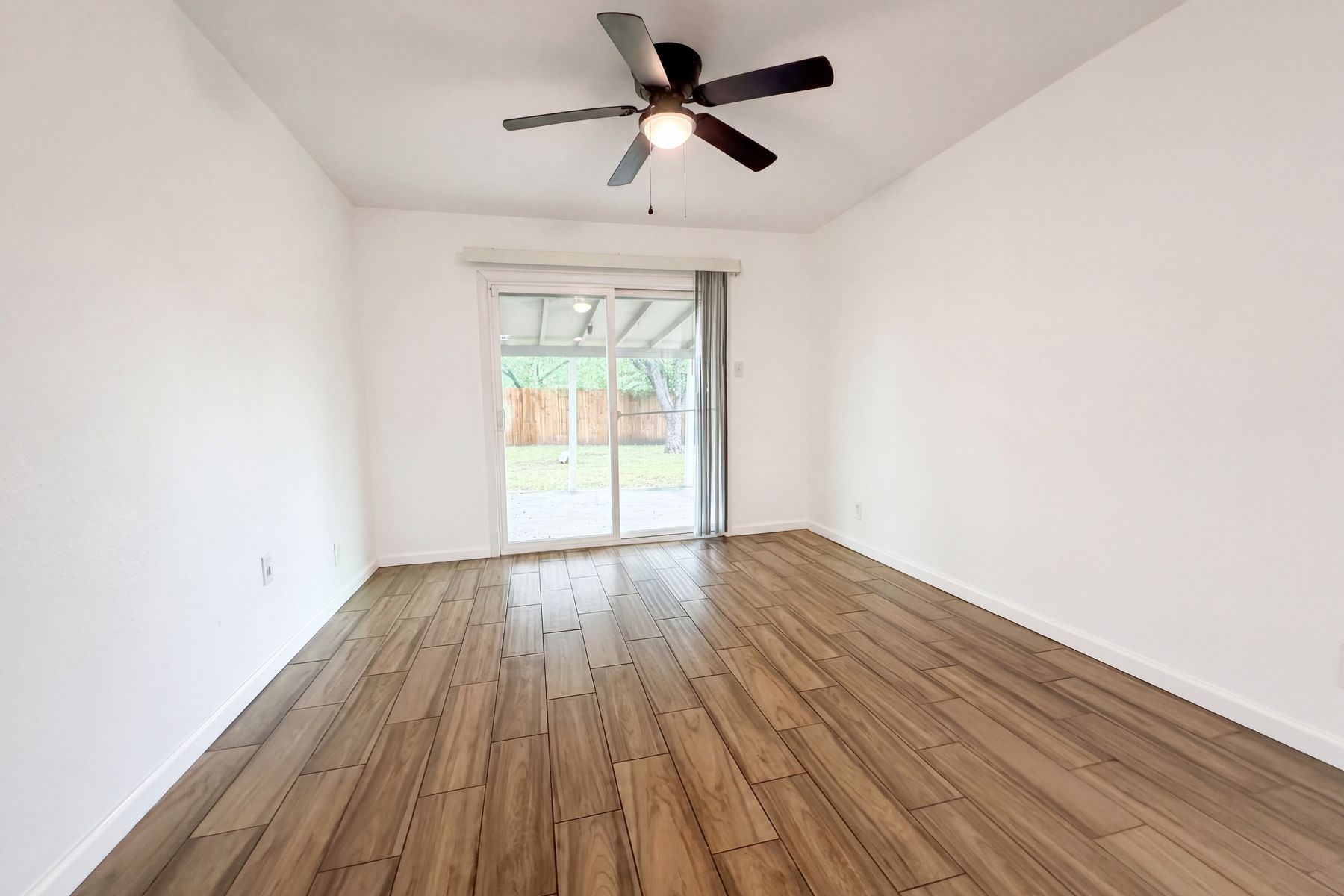 Property photo 3 of 3702 Autumn Ln