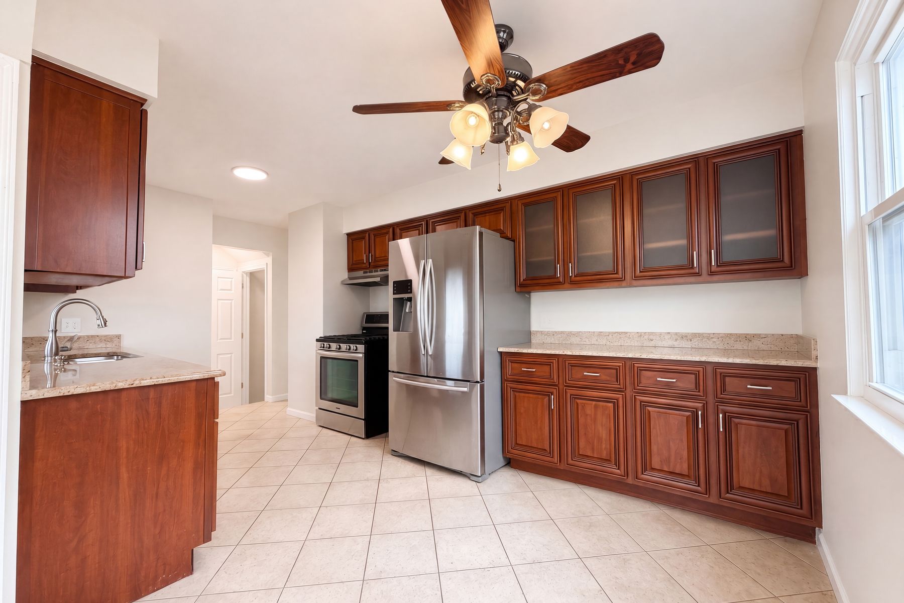 Photo 2 of 19 of 14729 Moran Rd, Allen Park, MI