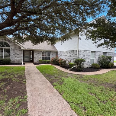 Property photo 1 of 1226 Oakmanor Cir