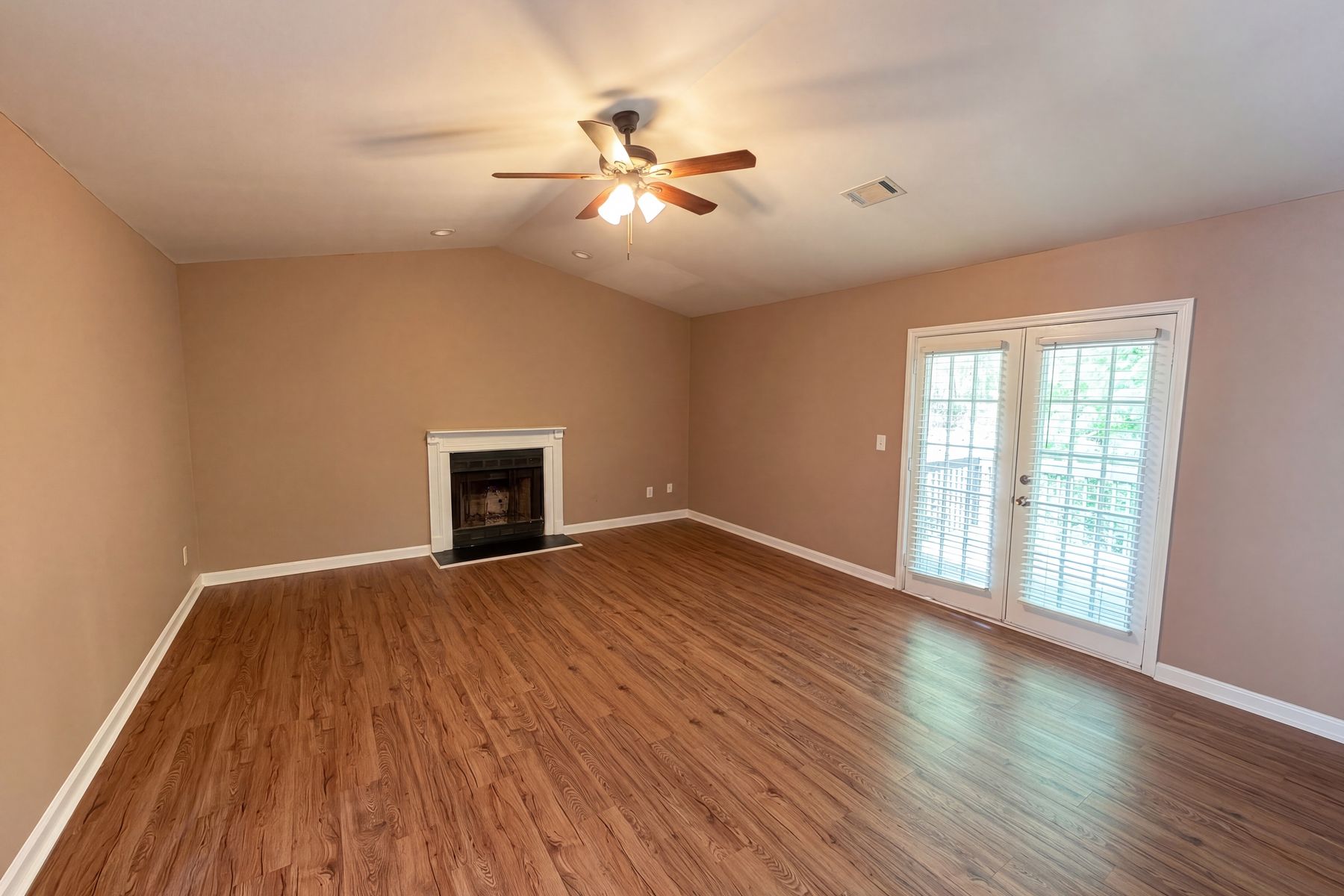 Property photo 3 of 7020 Greenbower Ln