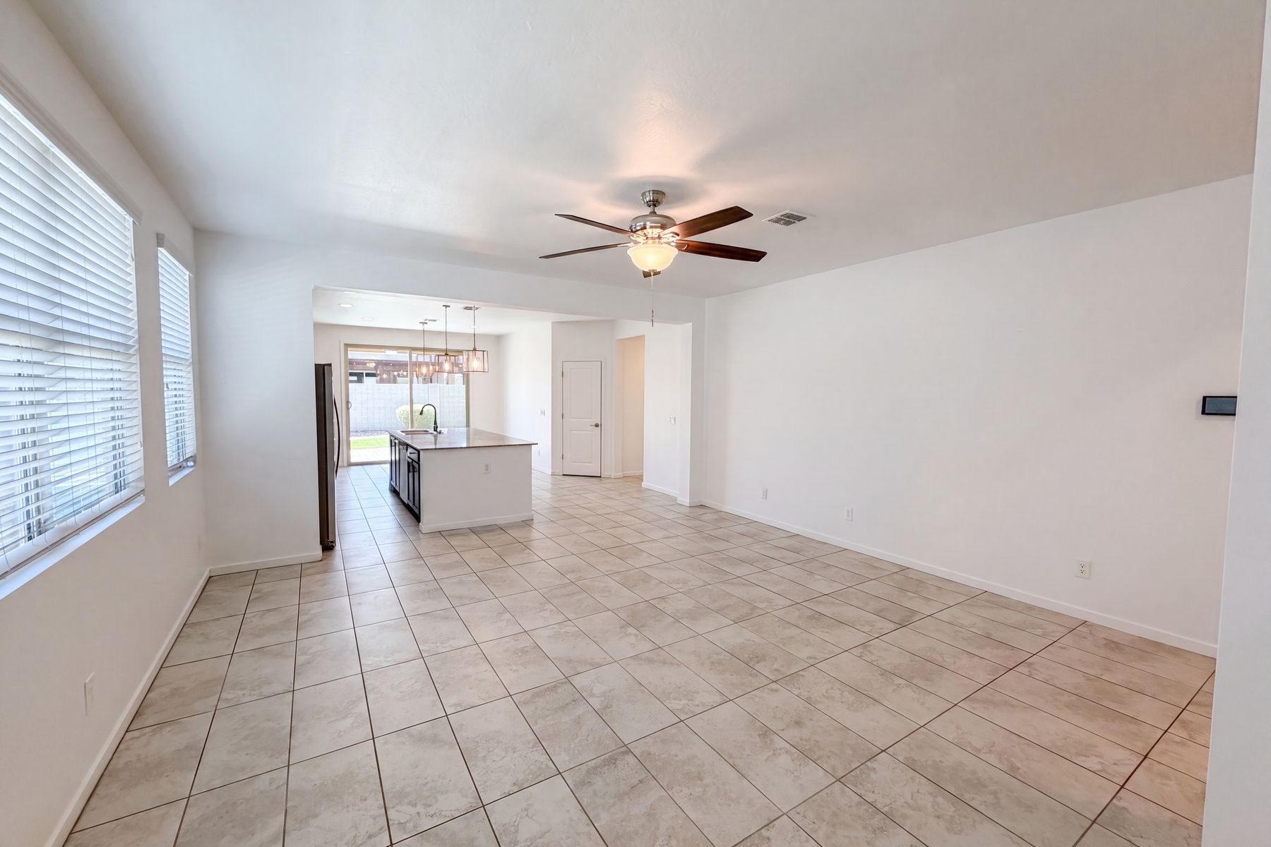 Property photo 3 of 4127 S 97th Dr