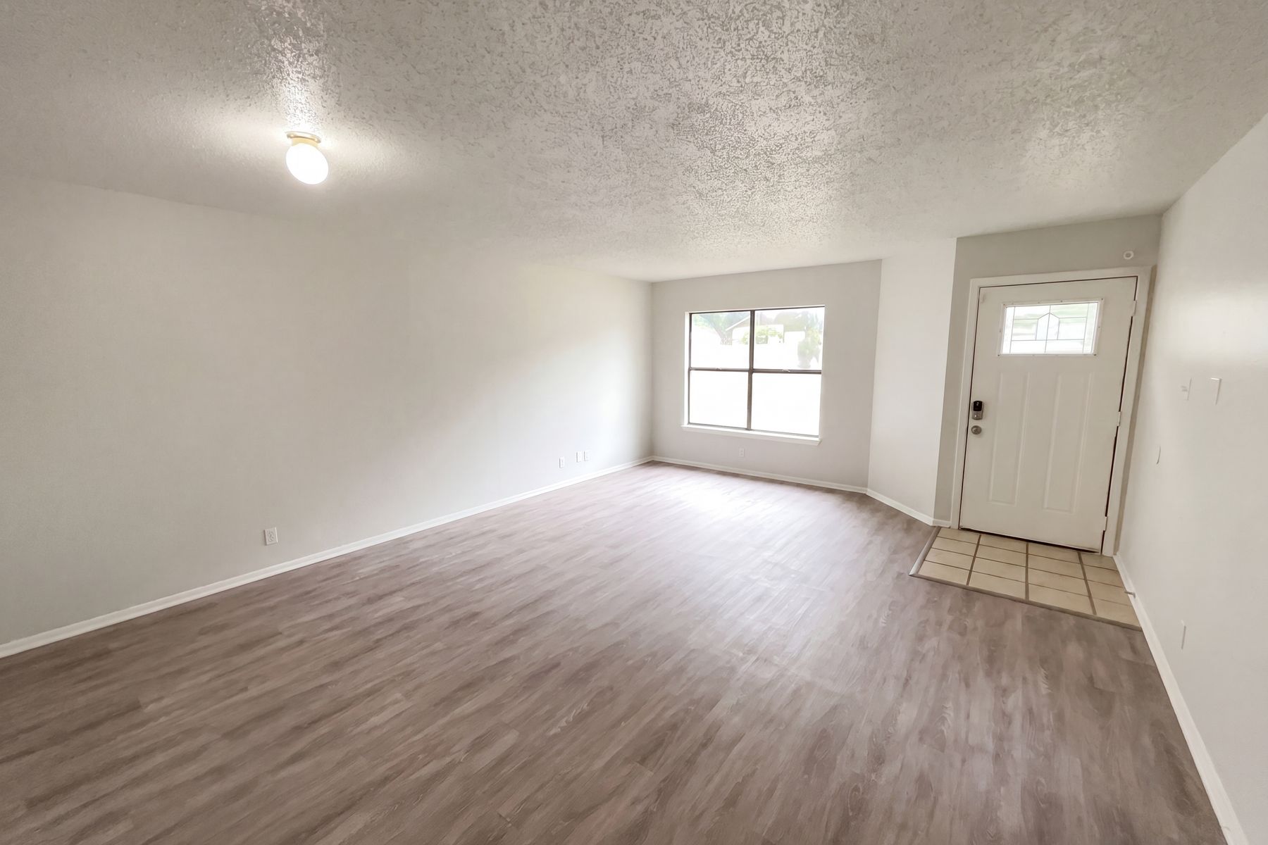 Property photo 3 of 2830 Fisher Field Dr