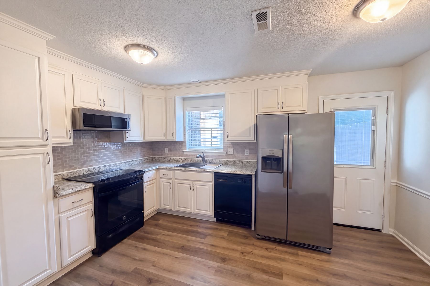 Photo 2 of 20 of 1311 W Meadowview Rd, Greensboro, NC