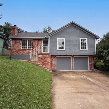 Property photo 1 of 1706 N Lazy Branch Rd