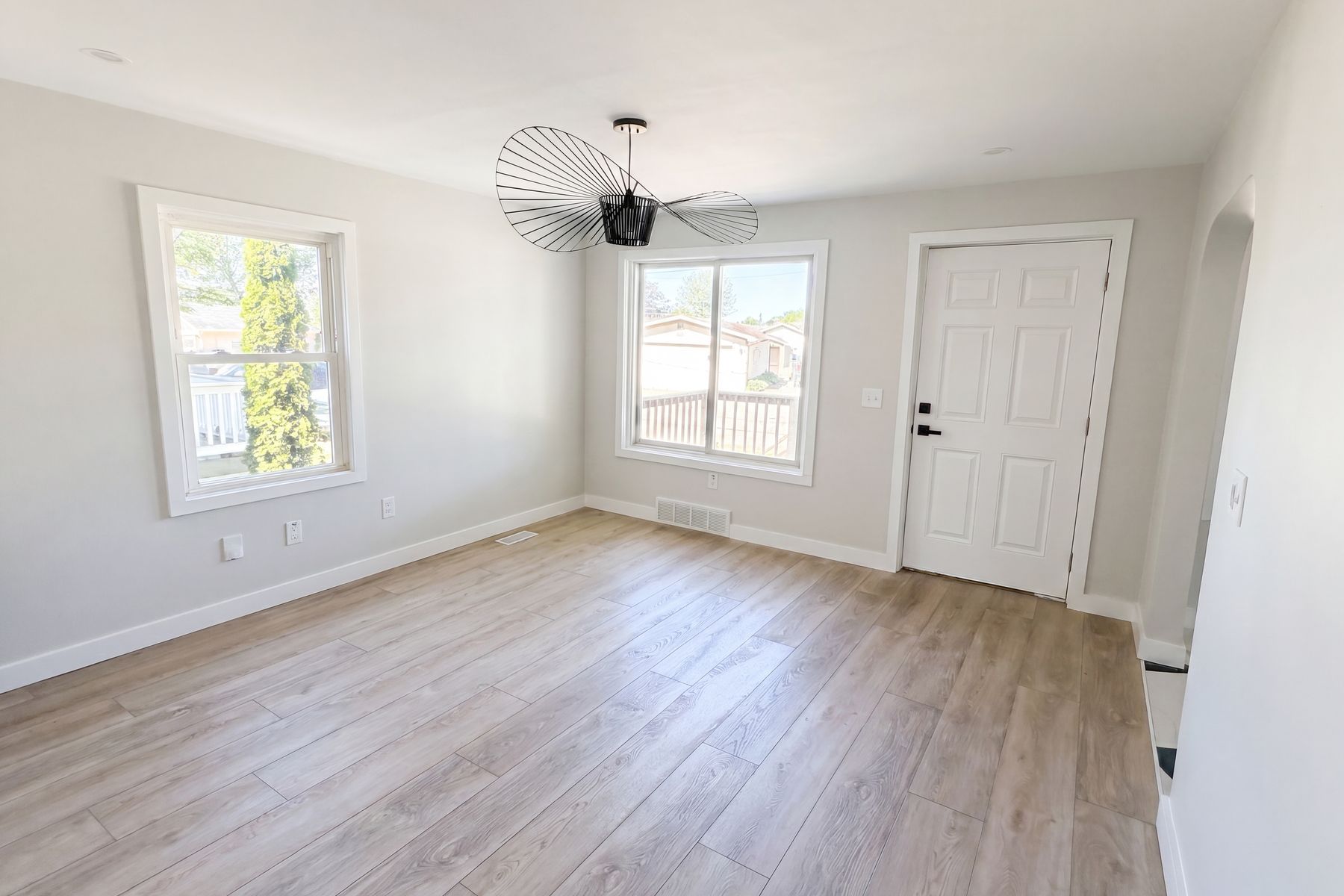 Property photo 3 of 492 Algene St