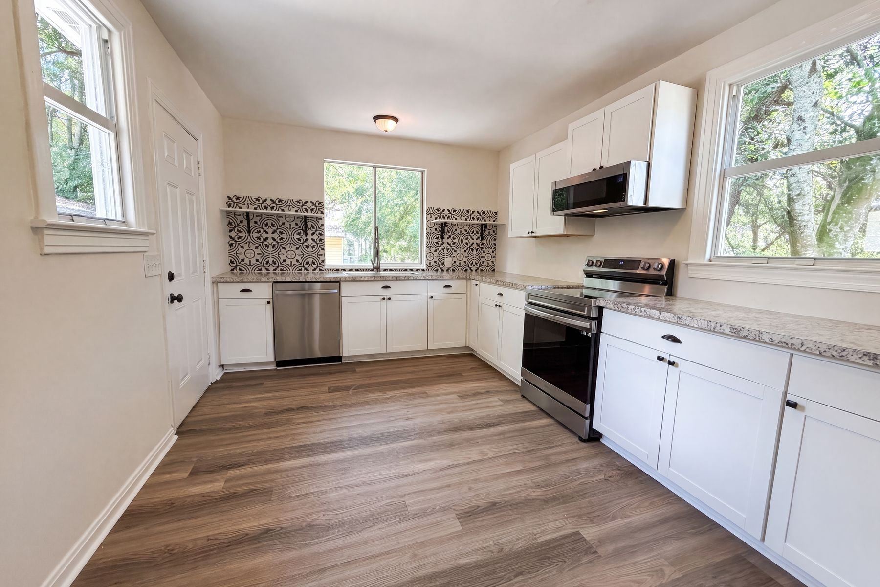 Photo 2 of 18 of 7329 Wilder Ave, Jacksonville, FL