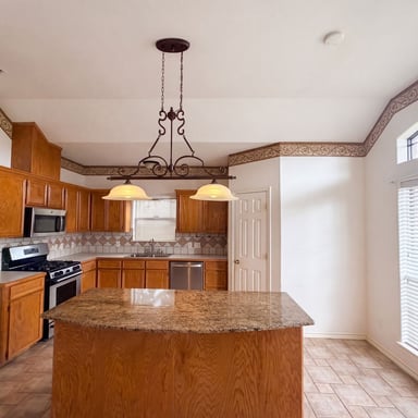 Property photo 2 of 14925 Beal Dr