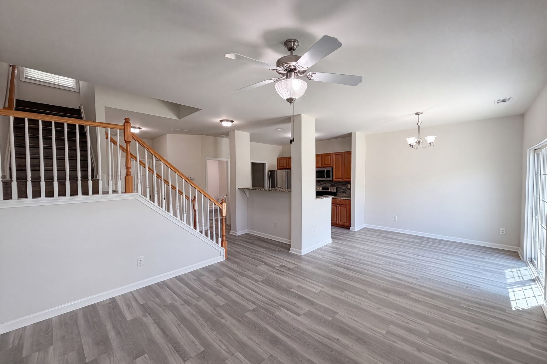 Property photo 3 of 1019 Ivydale Cir