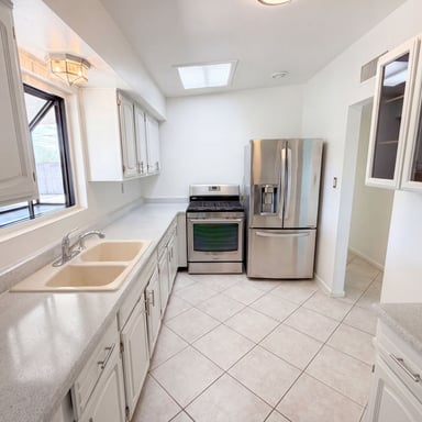 Property photo 2 of 650 S Kenyon Dr