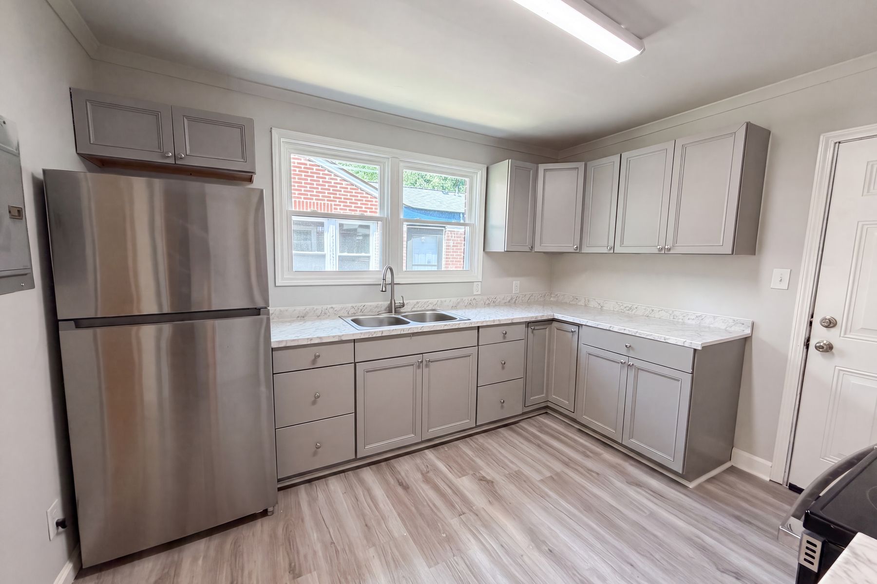 Photo 2 of 23 of 2257 Chappelle St, Columbia, SC