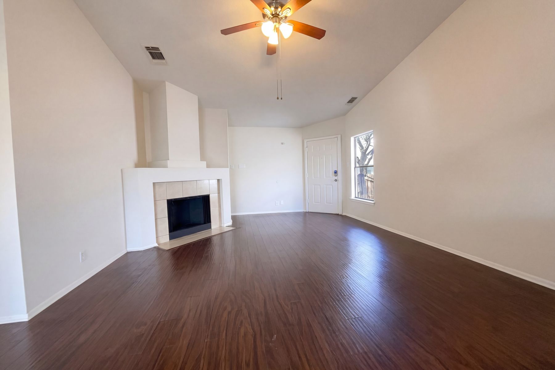 Property photo 3 of 15009 Winter View Dr