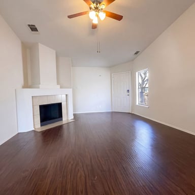 Property photo 3 of 15009 Winter View Dr